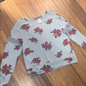 a gray arizona shirt only worn maybe 5 times